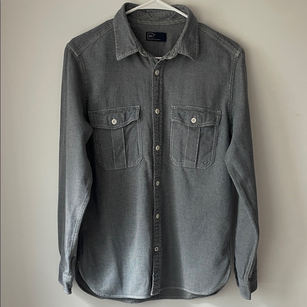 GAP Gray Casual Button Down Shirt